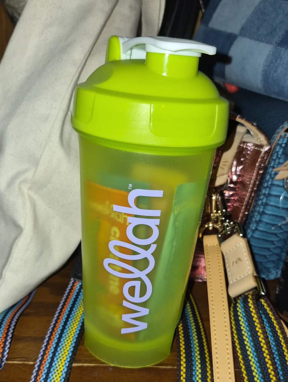 Wellah Neon Green Shaker Bottle - With Packets Nwt